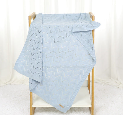 SoftRipple Blanket – Wavy Cut-Out Knitted Baby Blanket, Solid Colour Quilt for Newborns & Infants